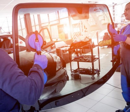 Un pr&ecirc;t de v&eacute;hicule de courtoisie facilite l'attente pendant une r&eacute;paration de carrosserie